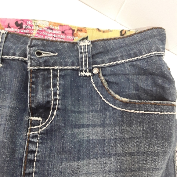 Hot to trot jean skirt size small - Picture 4 of 10